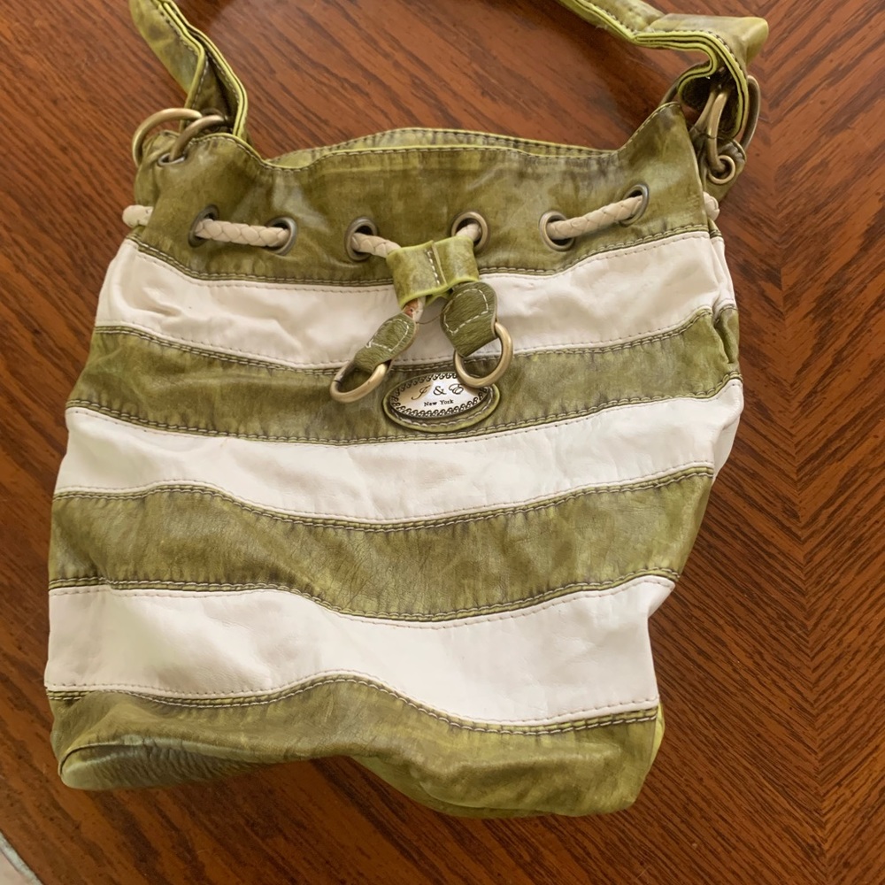J&E NY handbag